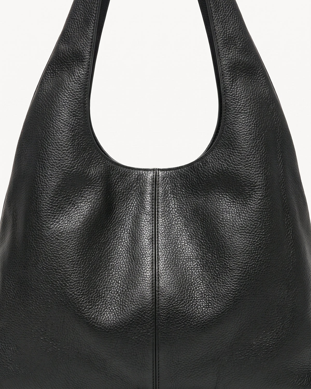 The Anse in Noir, pebbled leather and centre seam detail