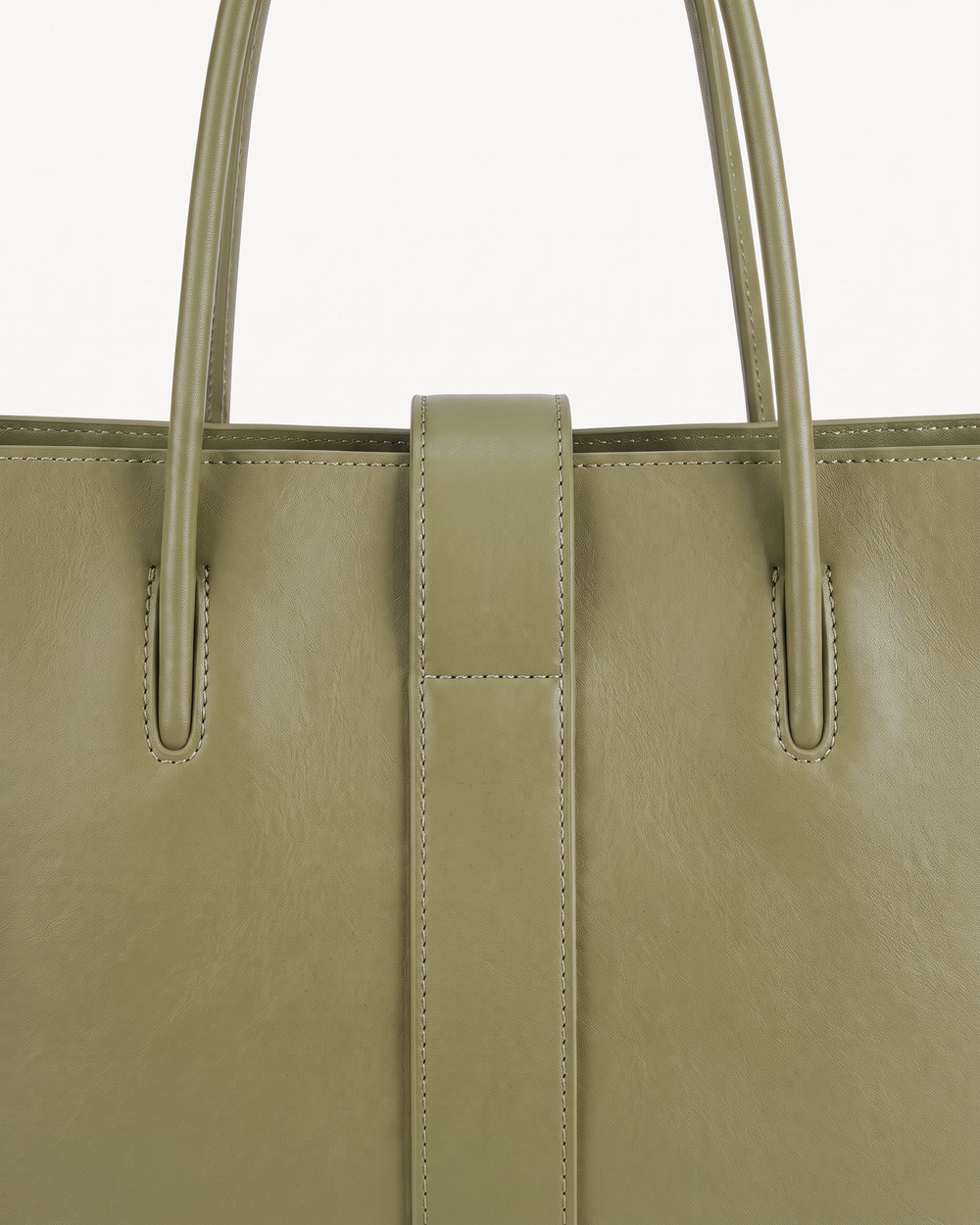 The Havre Buckle in Olive