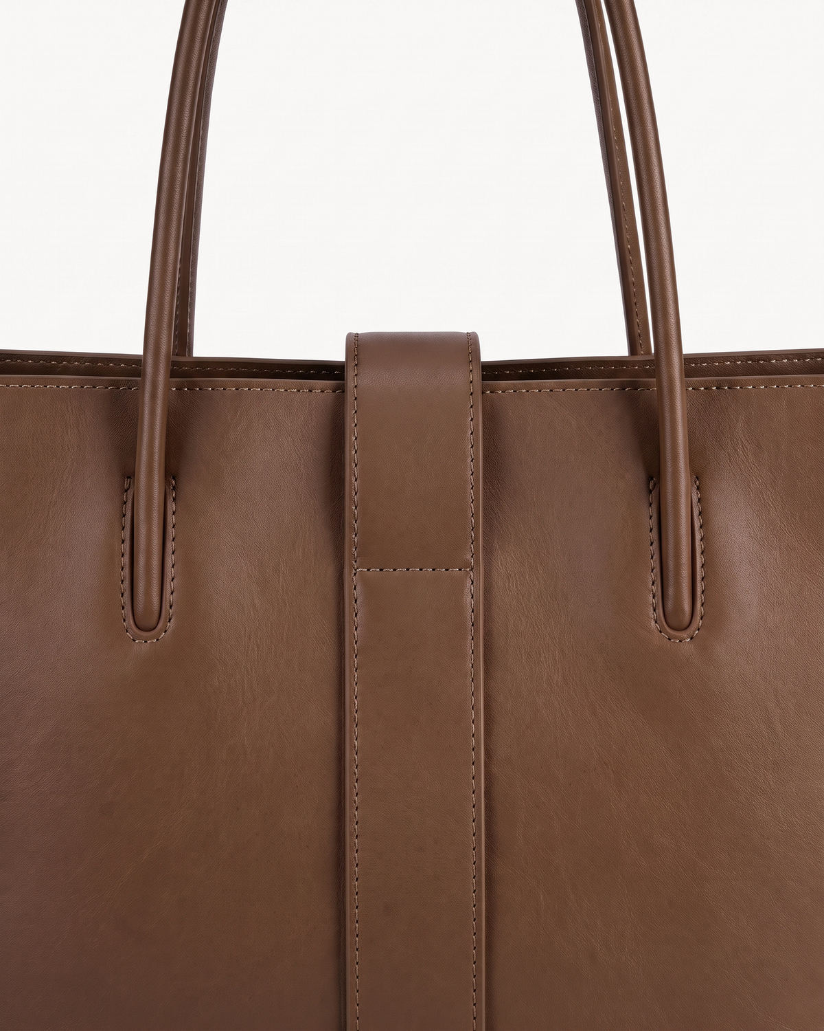 Close-up of the top handles of The Havre Buckle in Espresso
