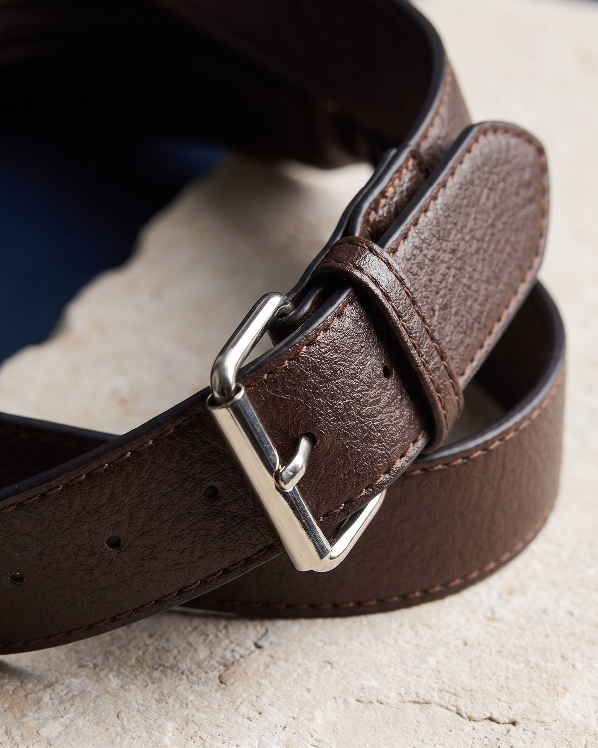 The Houle, adjustable strap with metal buckle