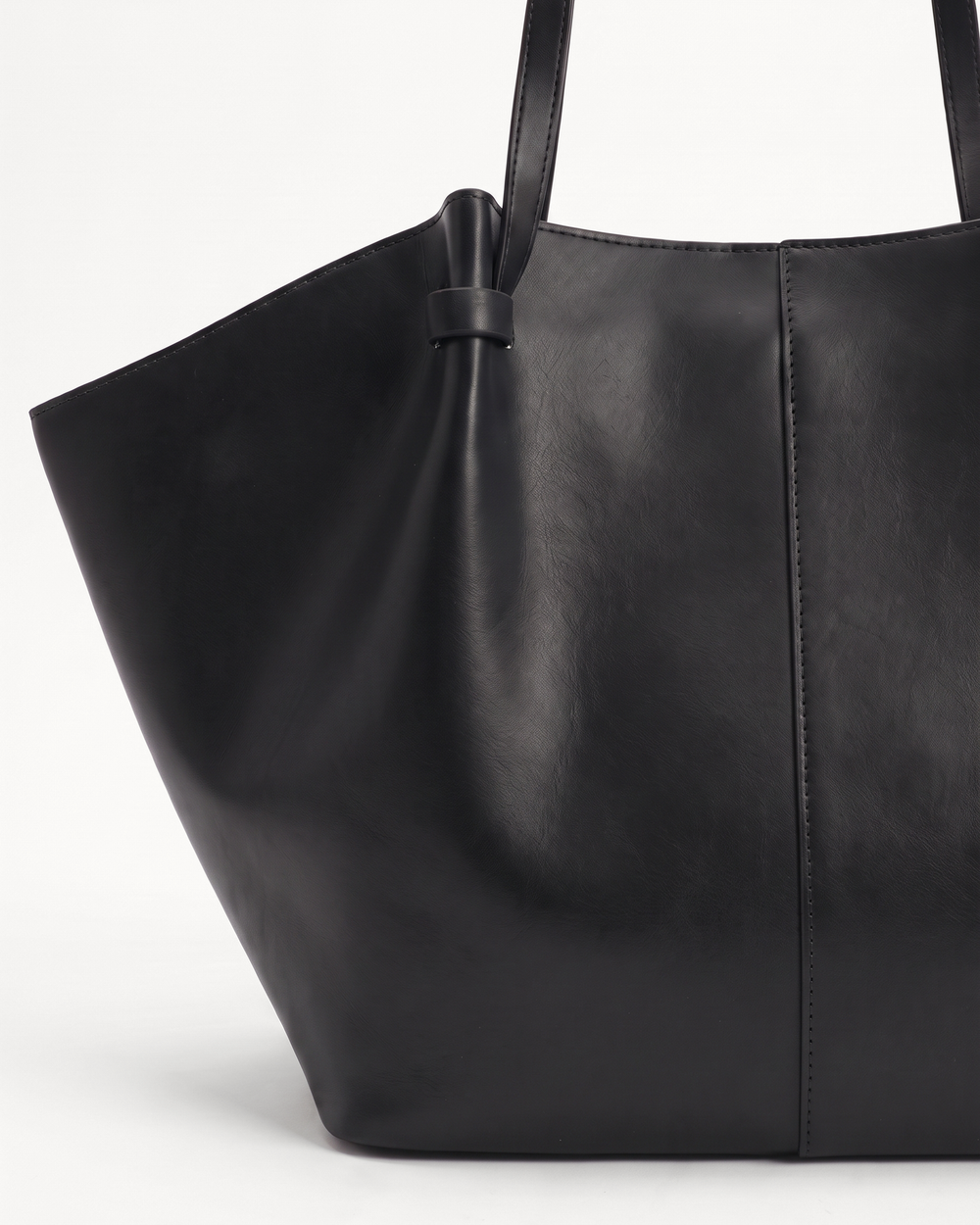 The Aurore Wing in Noir