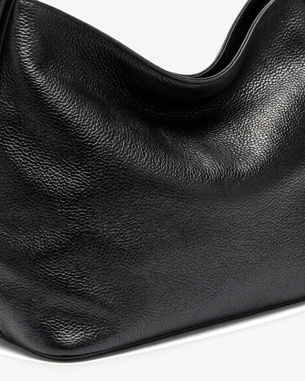 The Houle Petite in Noir