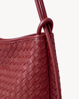 The Embellie in Bordeaux, close-up of the leather ring-loop and round cord handle
