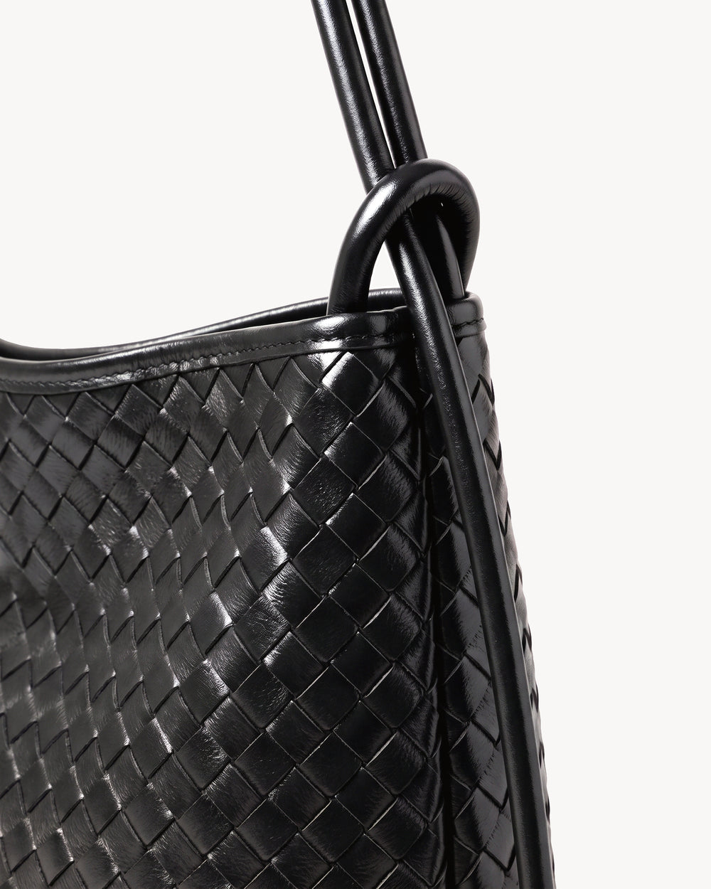 The Embellie Mini in Noir