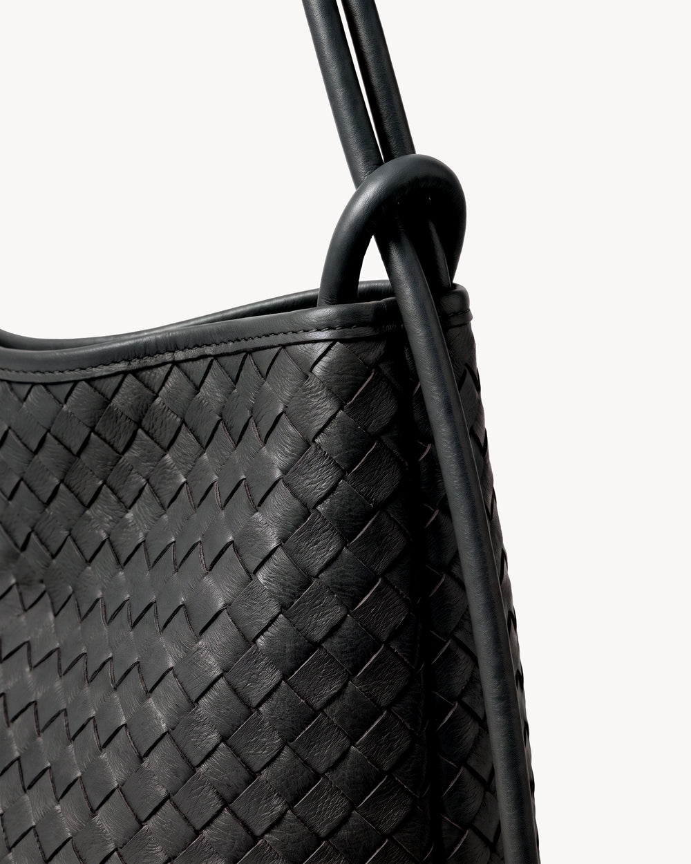 The Embellie in Noir Mat