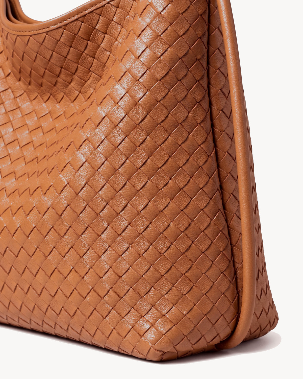 The Embellie in Cognac, close-up of the hand-woven leather