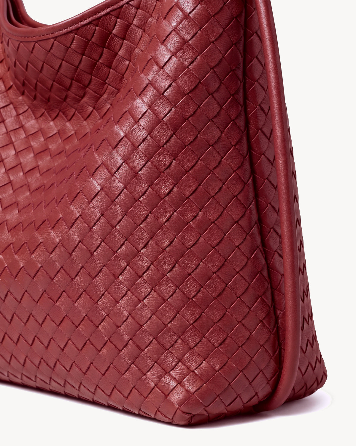The Embellie in Bordeaux, close-up of the hand-woven leather