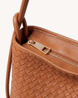 The Embellie in Cognac, close-up of the top zip closure