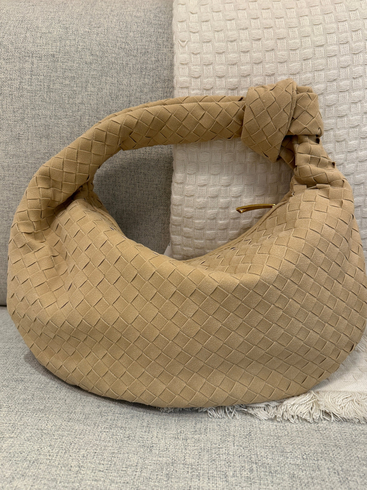 The Tresse Knot Suede