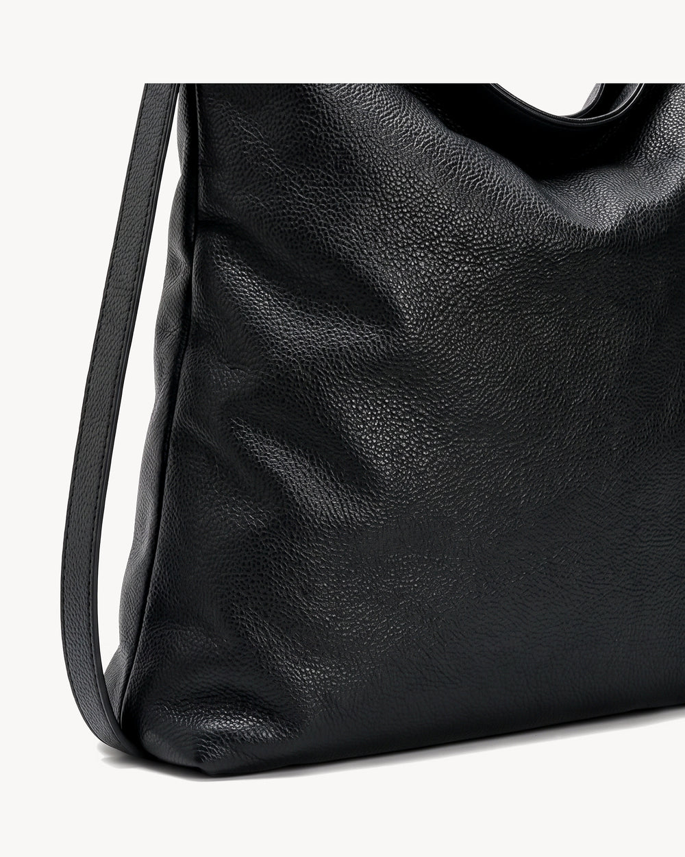 The Embellie Carryall in Noir
