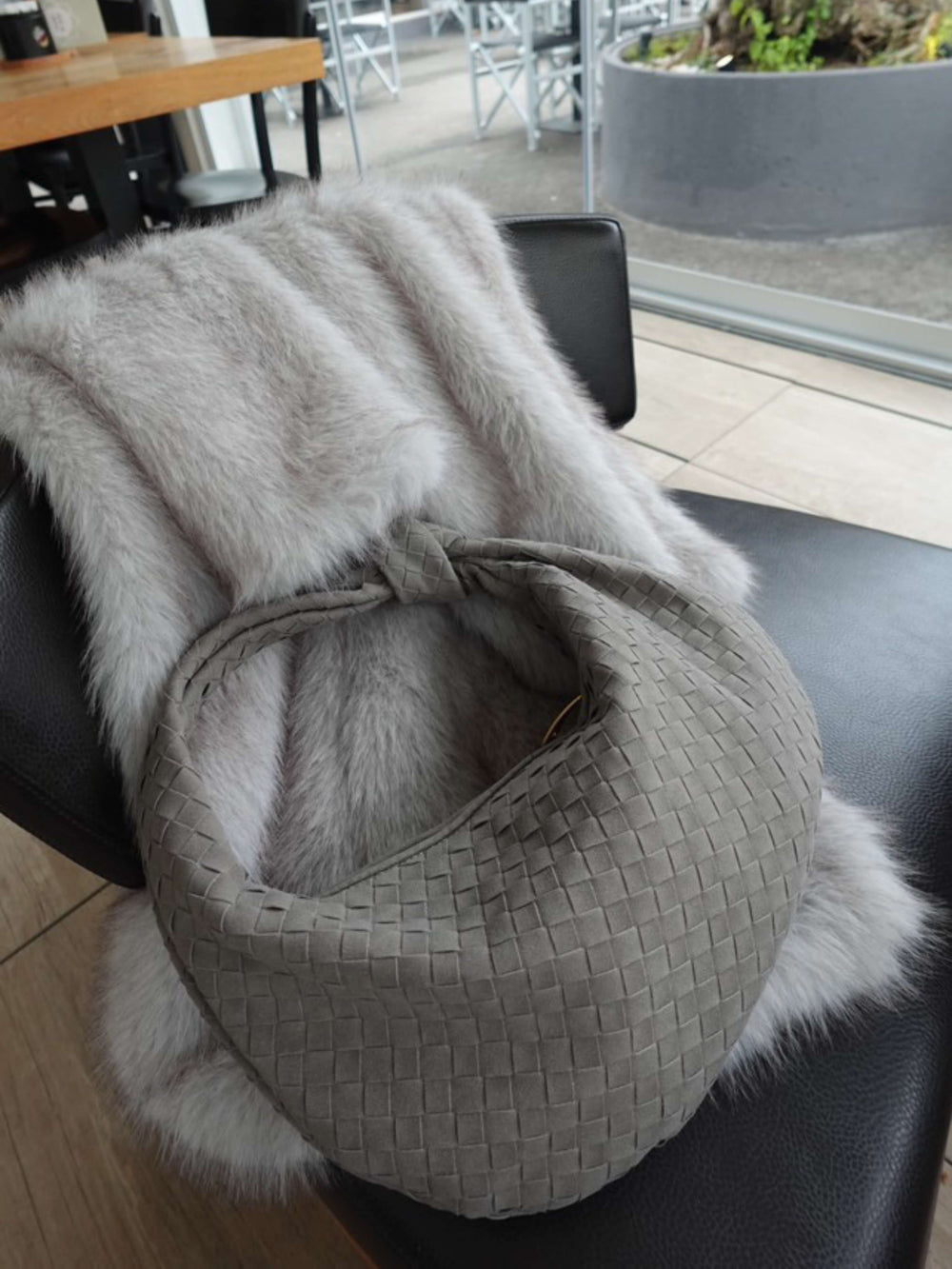 The Tresse Knot Suede