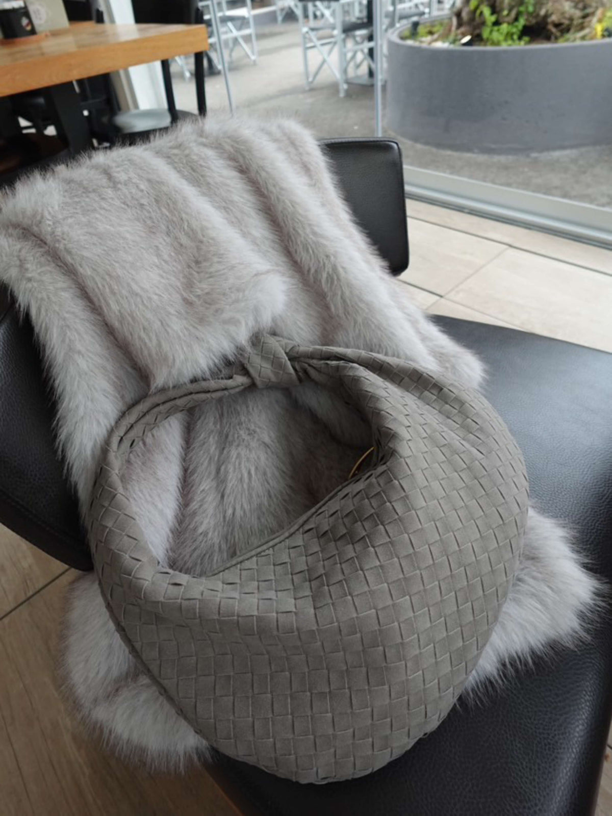 The Tresse Knot Suede