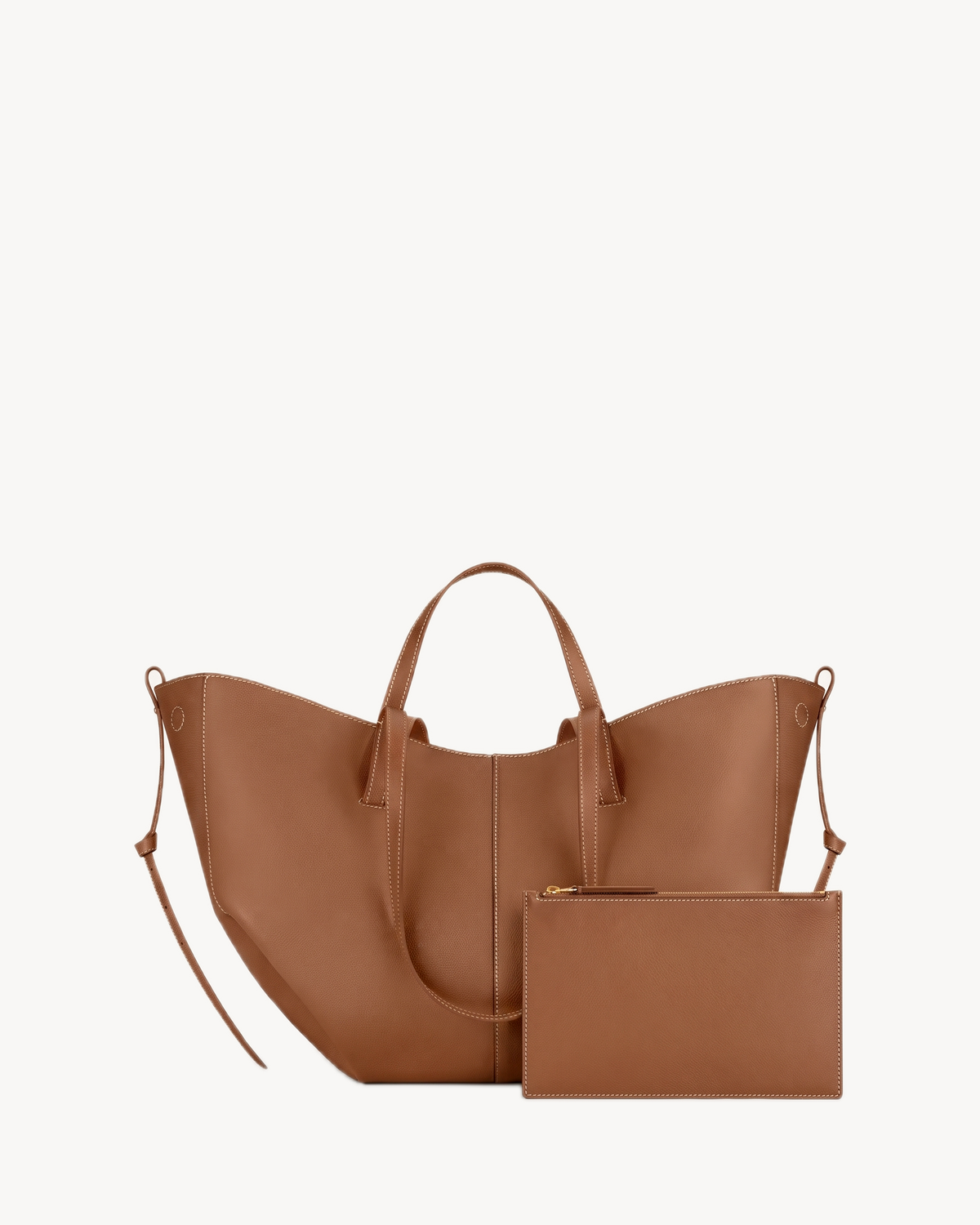 The Havre Wing in Cognac with its matching pouch